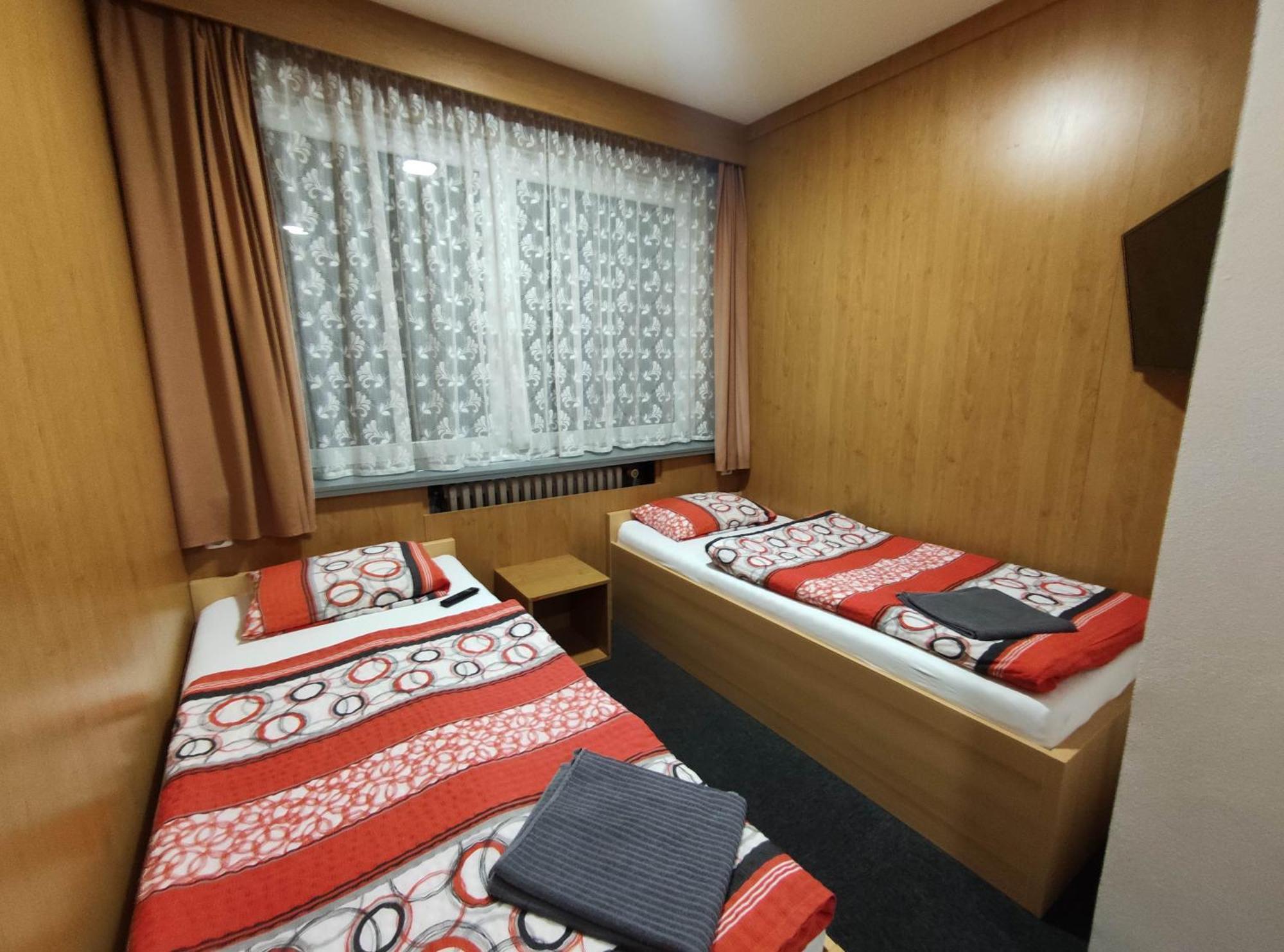 Hotel Zimni Stadion ซลานี ห้อง รูปภาพ